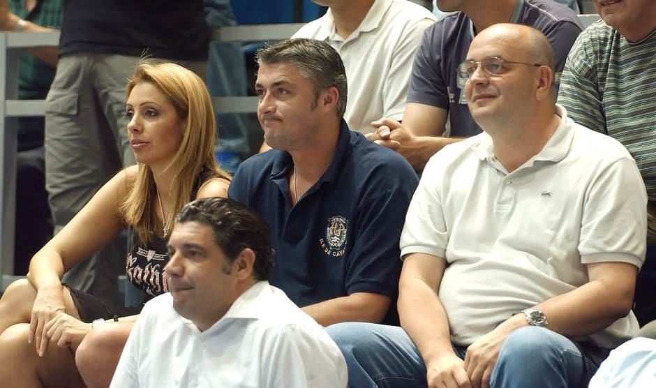 Ko je žena Duška Vujoševića?