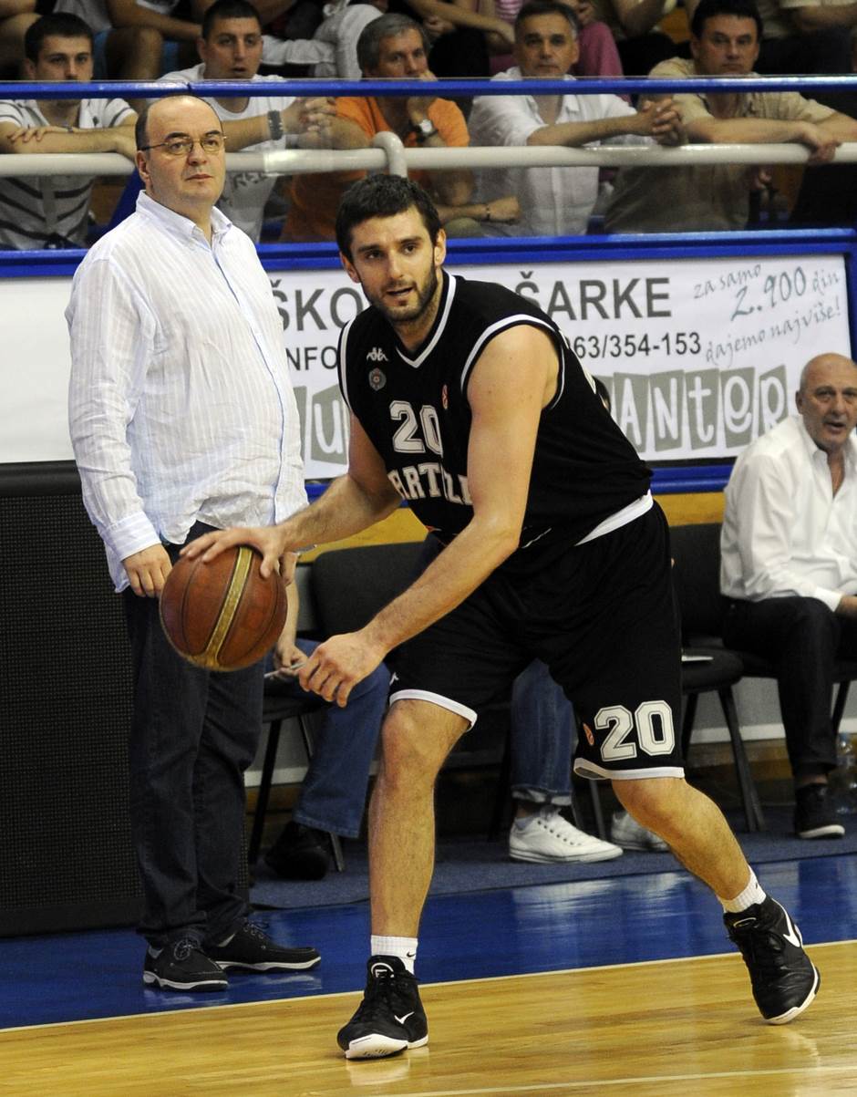 Ko je žena Duška Vujoševića?