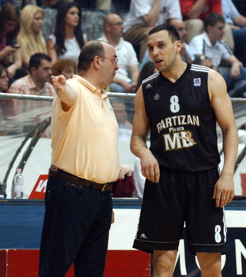 Ko je žena Duška Vujoševića?