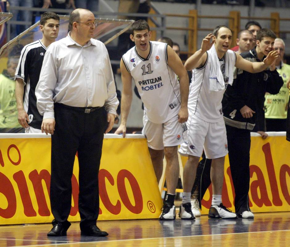 Ko je žena Duška Vujoševića?