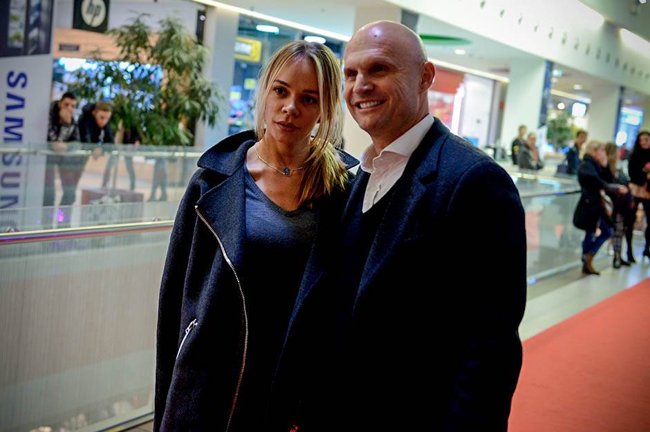 Kako izgleda Milijeva žena