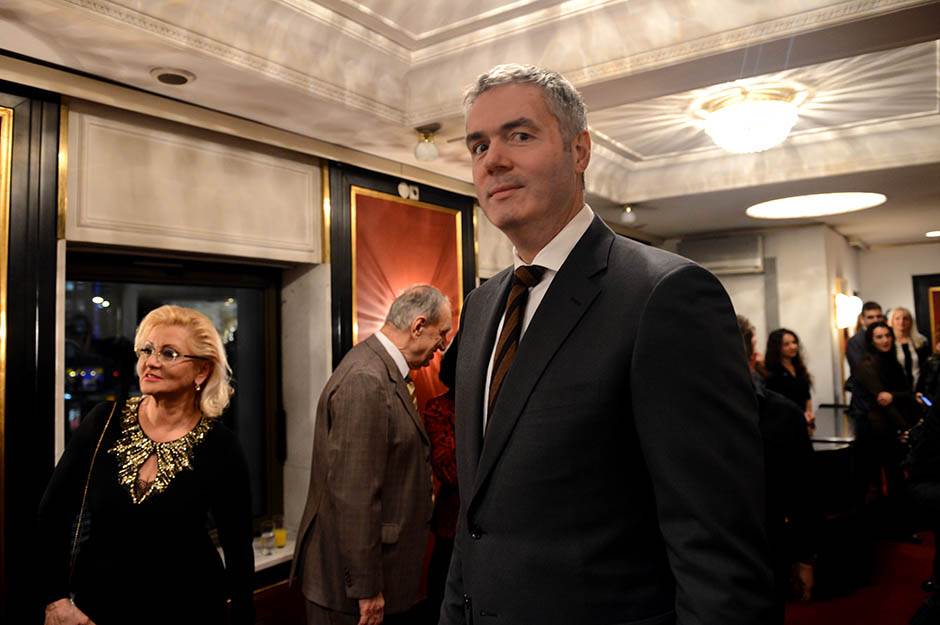 Stiven Sigal stigao u Beograd društvo mu pravi Danijela Karić