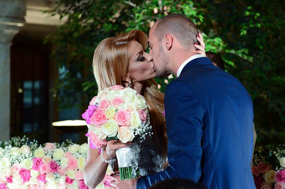 Snežana Borjan plakala na dan venčanja, muž joj rekao da izgleda kao baba