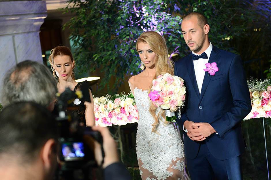 Snežana Borjan plakala na dan venčanja, muž joj rekao da izgleda kao baba