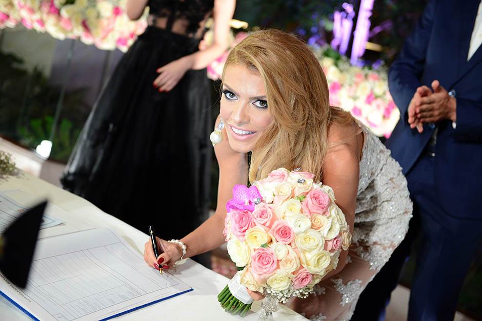 Snežana Borjan plakala na dan venčanja, muž joj rekao da izgleda kao baba