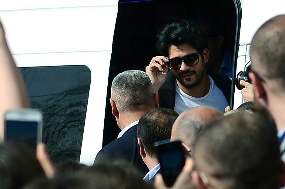 Bali beg Burak Ozdživit obrijao brkove