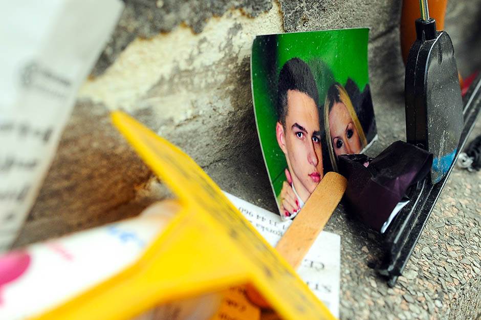 Zid u Hilandarskoj ulici gde Beograđani ostavljaju stvari bivših ljubavi