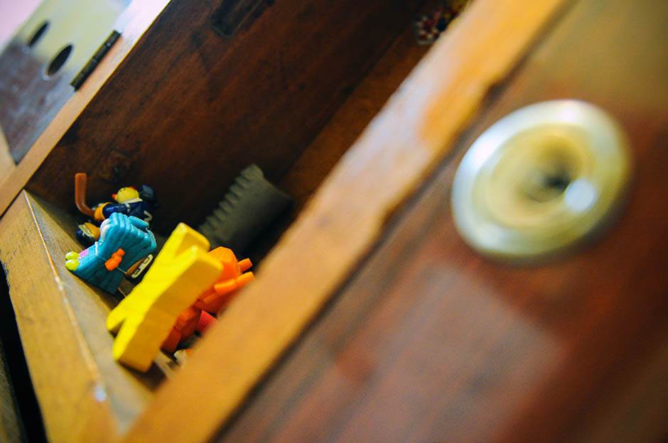 Zid u Hilandarskoj ulici gde Beograđani ostavljaju stvari bivših ljubavi