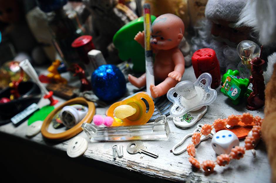 Zid u Hilandarskoj ulici gde Beograđani ostavljaju stvari bivših ljubavi