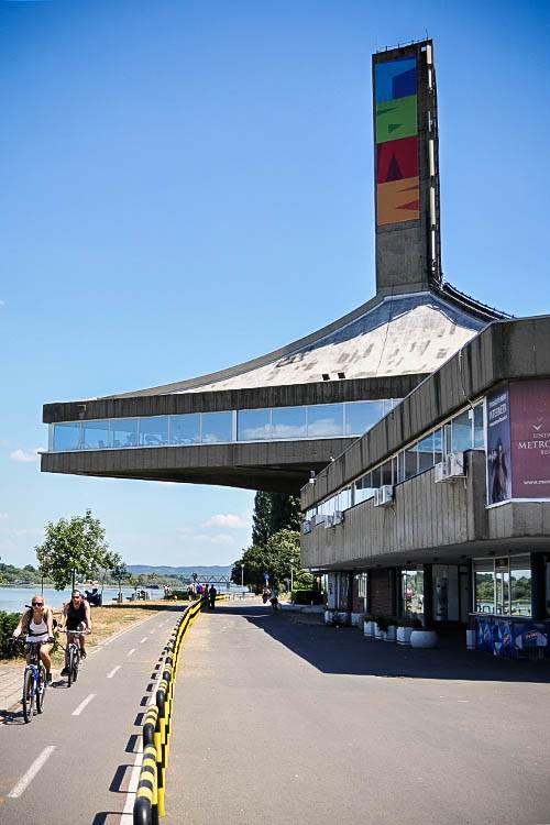 Spomenici bivše Jugoslavije komunistička arhitektura