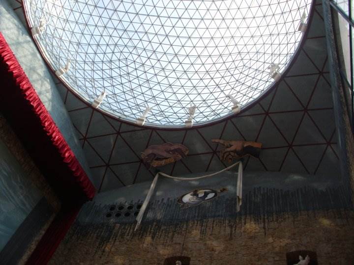 Joko Ono platila 10000 dolara za dlaku iz brkova Salvadora Dalija?