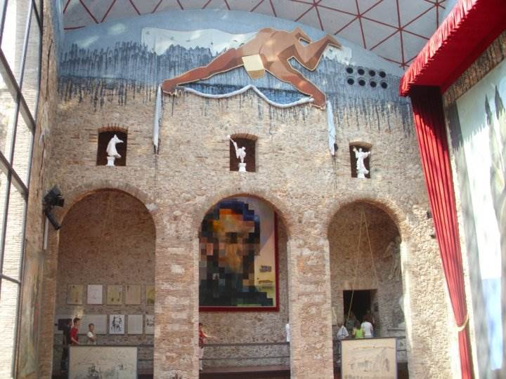 Joko Ono platila 10000 dolara za dlaku iz brkova Salvadora Dalija?