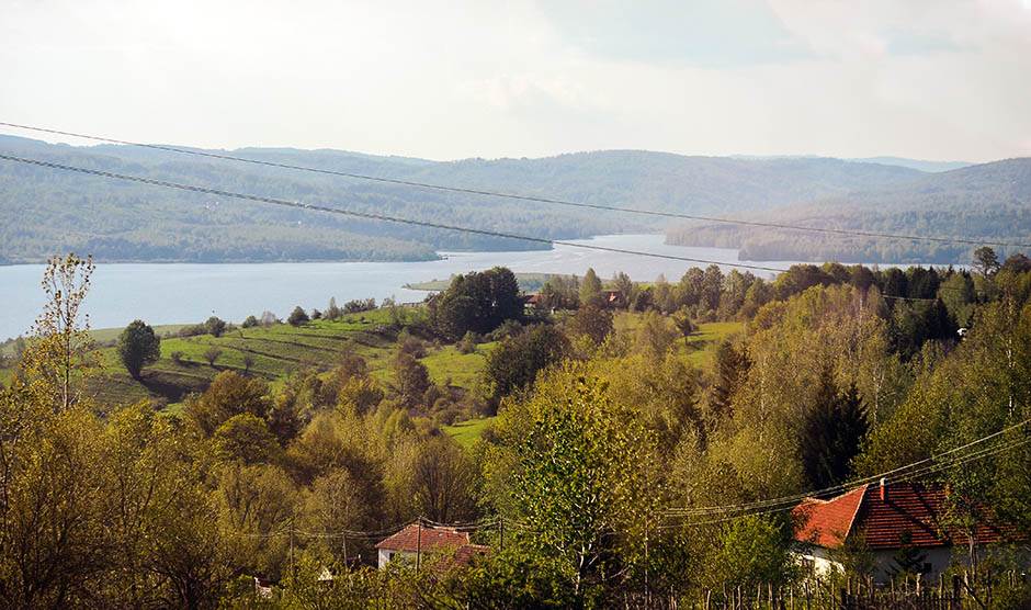 Vlasinsko jezero krase plutajuća ostrva i netaknuta priroda  