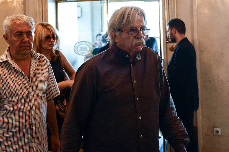 Oglasio se Ljubivoje Ršumović iz bolnice