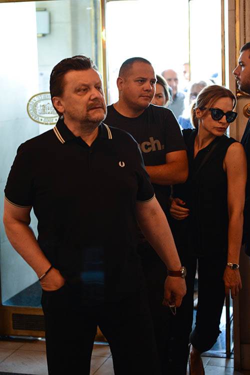 manda supruga anja mandic prica o trenutku kada je pozlilo glumcu