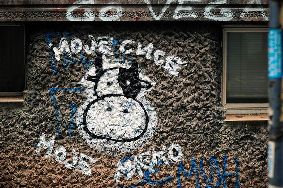 Srpska snajka se šokirala grafitima u Srbiji