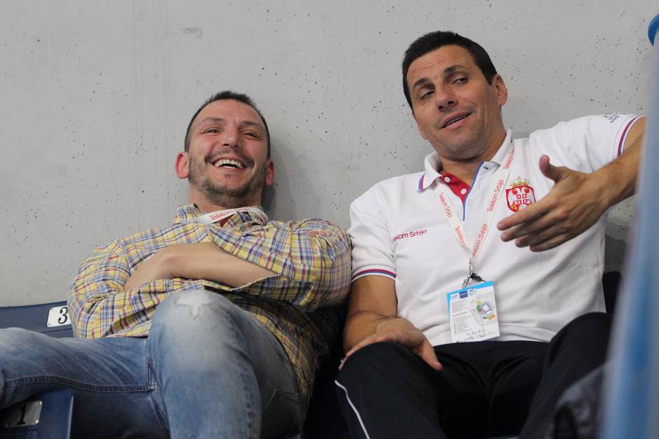 Fan zaprosio Natašu Bekvalac na koncertu