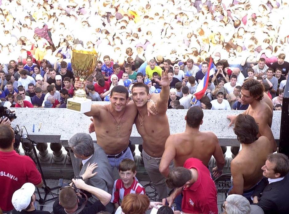 Fan zaprosio Natašu Bekvalac na koncertu