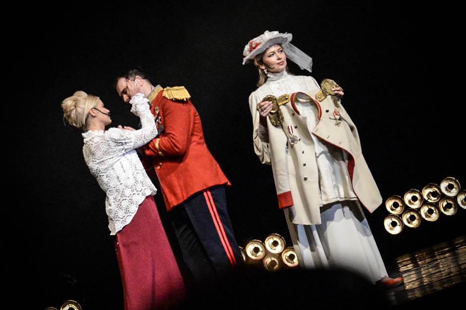 Nataša Bekvalac glumica predstava Tajna Crne ruke