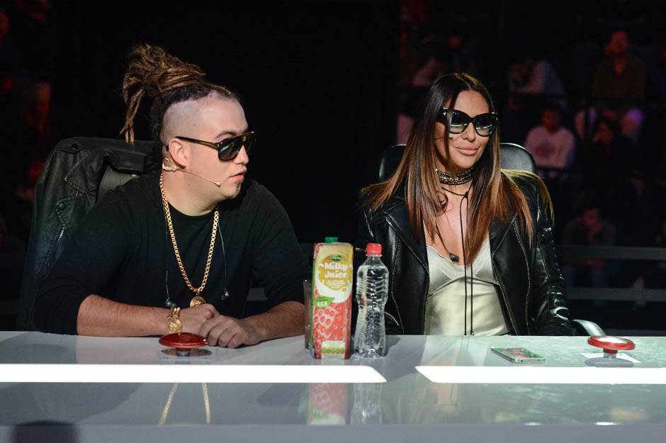 Ana Nikolić Rasta automobil