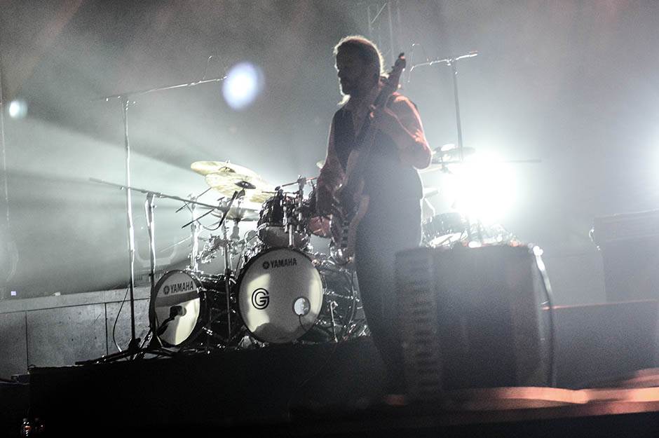 Džiboni peva i gazi po hrani