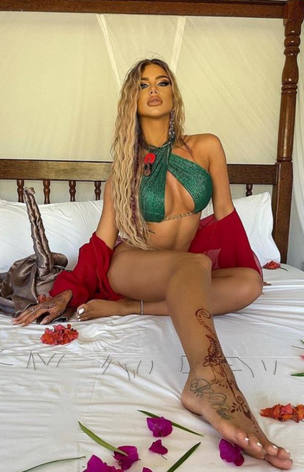 ivana nikolic u kupacem foto