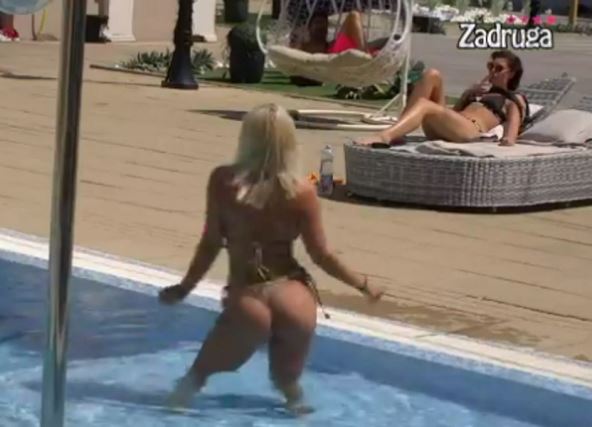 sanja stankovic u kupacem