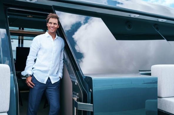Rafael Nadal vozi džet ski posle povrede