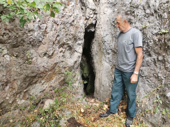 blago nemanjića, zmija, Zmija čuva blago Nemanjića na planini Ostrici, planina ostrica (1)