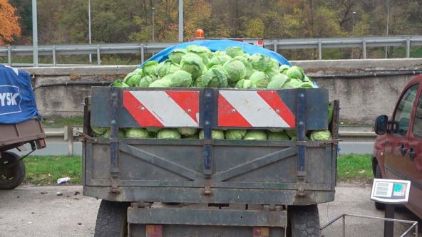 Užice Lopovi ukrali ceo traktor (1).jpg