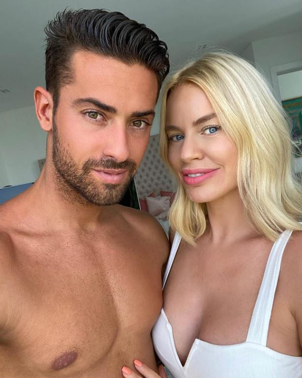 carolinestanbury_200628259_314879136787651_2219105329735332798_n.jpg