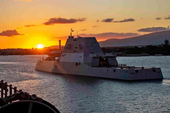 USS Zumwalt Americki razarac (3).jpg