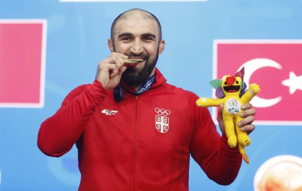 Rvanje, nurasulov (1).jpg