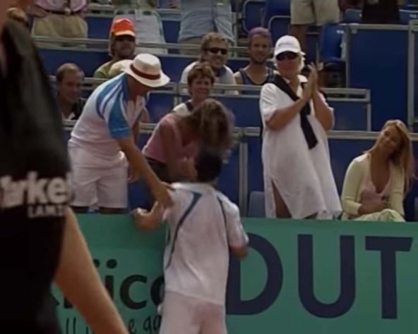 Novak Đoković poljubac sa Jelenom prva titula