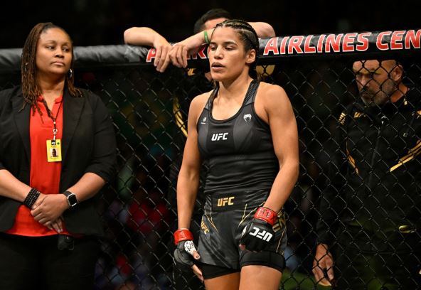 Amanda Nunes, Pena, UFC 277 (1).jpg