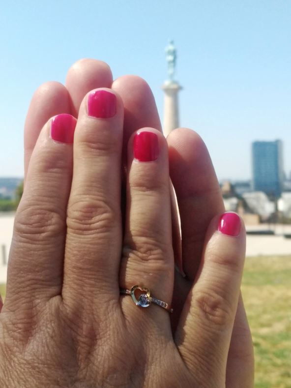 Milan pronasao zenu (2).jpg