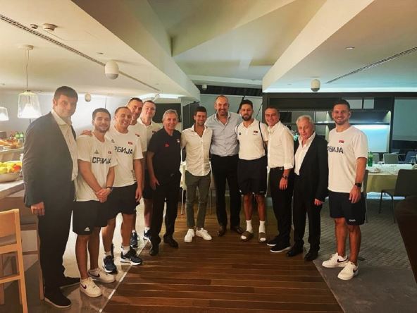 Novak Đoković sa košarkašima Srbije