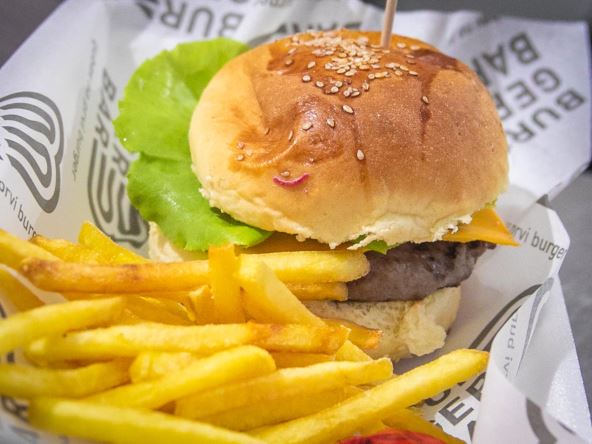 burger-fast_food_fastfud_pljeskavica_stefan_stojanović_2 (3).jpg