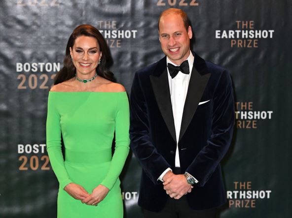 Kejt Midlton u zelenoj haljini sa šlicem