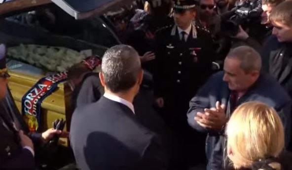 stanković poljubio kovčeg siniše mihajlovića