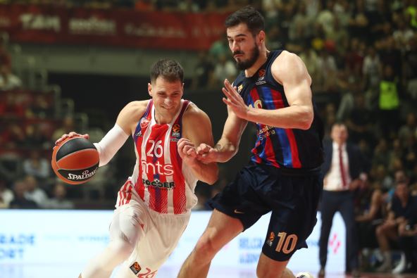 Nikola Kalinić pogođen čašom navijača Crvene zvezde