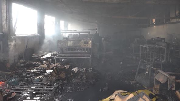 Veliki požar u fabrici papira u Svračkovcima (2).jpg