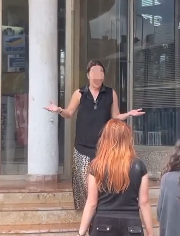 napala devojku.jpg