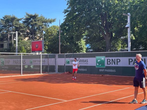 Novak Đoković trenirao pred meč na najdaljem terenu na Rolan Garosu