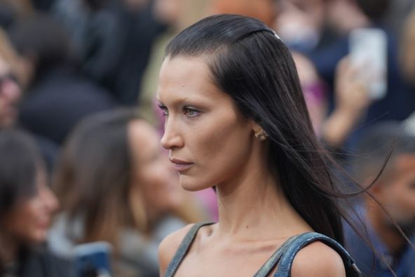 bela hadid 0727634010-min.jpg