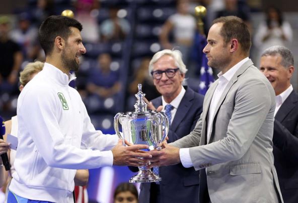 Roddick, Novak Đoković 3.jpg