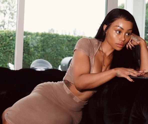 Manekenka je stupila u vezu sa polubratom Kajli Džener