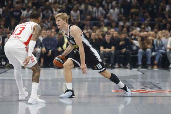 Crvena zvezda Partizan (7).jpg