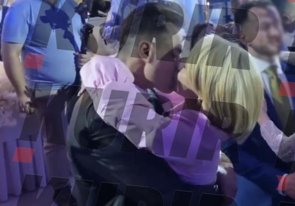 Jovana Jeremić sa dečkom