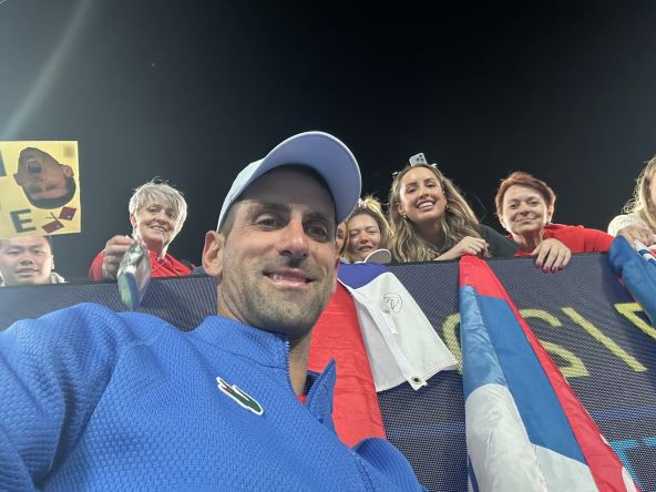 Novak Đoković poslao poljubac srpskoj navijačici Ani